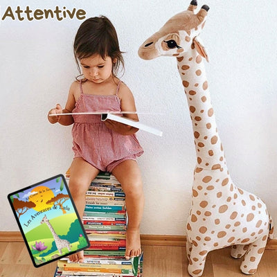 peluche-girafe-attentive